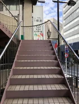 東プレビルの外観