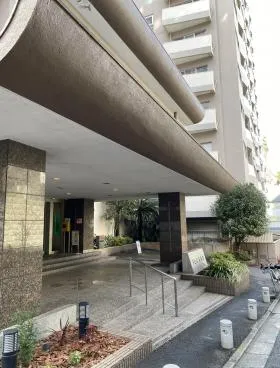 ドミール五番町ビルの外観