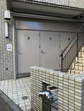 朝日三番町プラザの外観