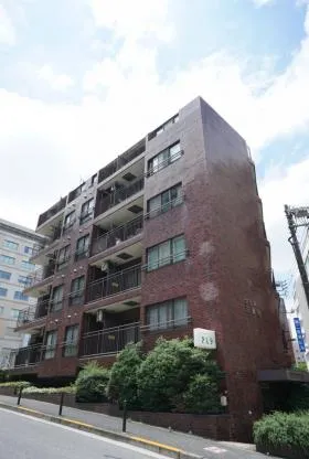 グラン三番町ビルの外観
