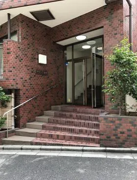グラン三番町ビルの外観