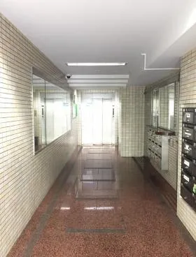 朝日六番町マンションビルの外観