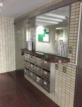 朝日六番町マンションビルの外観