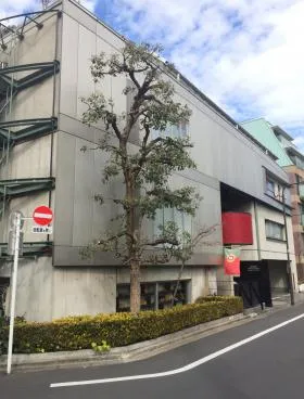 AHKSATRIUMビルの外観