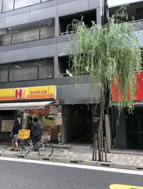 京橋AKビルの外観