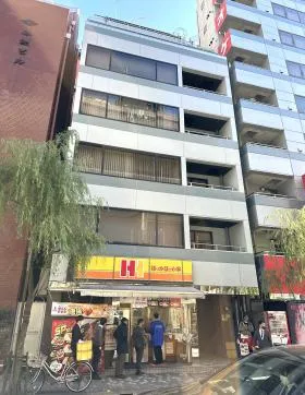 京橋AKビルの外観