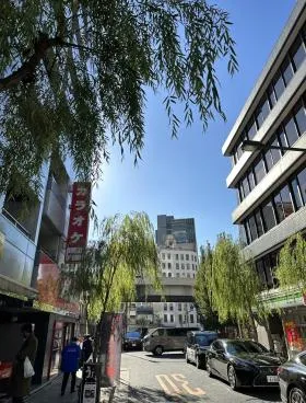 京橋AKビルの外観