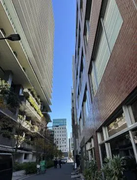 京橋AKビルの外観