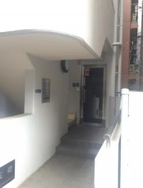 オーナメントビルの外観