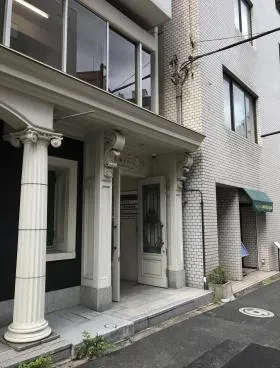 大塚ビルの外観