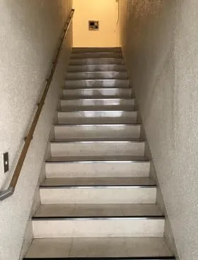 大塚ビルの外観