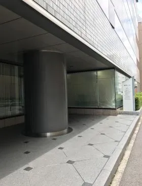 麹町ビルの外観