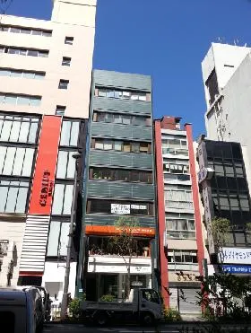 オリエントビルの外観