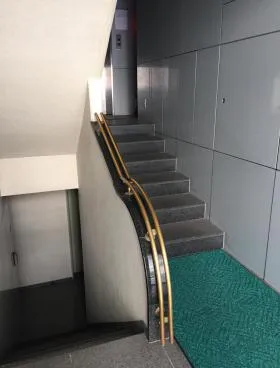 滝ビルの外観