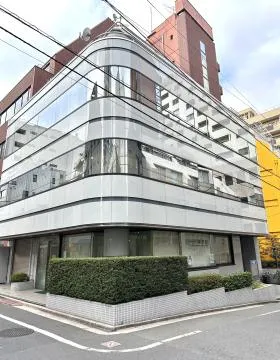 滝ビルの外観