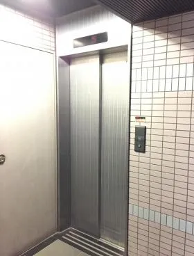 アソルティ市ヶ谷ビルの外観