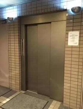 トゥーラント88ビルの外観
