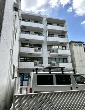 B・Rロジェビルの外観