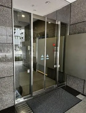 ユニコビルの外観