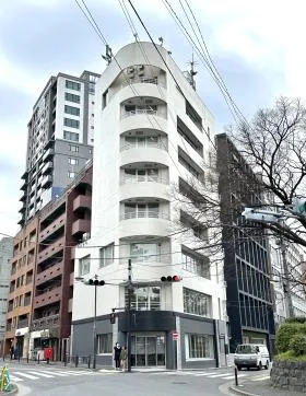 N-cross KUDAN(旧:政文堂ビルの外観
