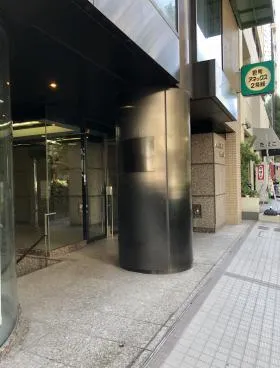 巴町アネックス2号館ビルの外観