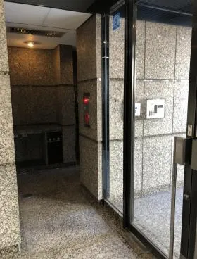 巴町アネックス2号館ビルの外観