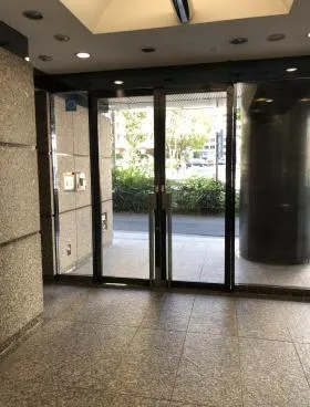 巴町アネックス2号館ビルの外観