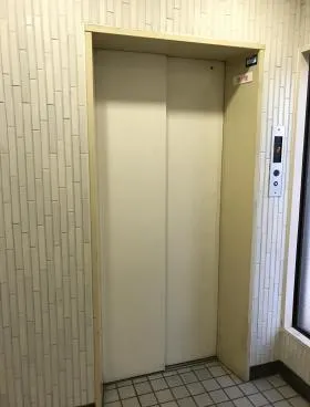 サンエスビルの外観