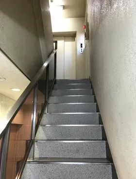 サンエスビルの外観