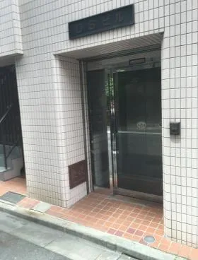 DSビルの外観