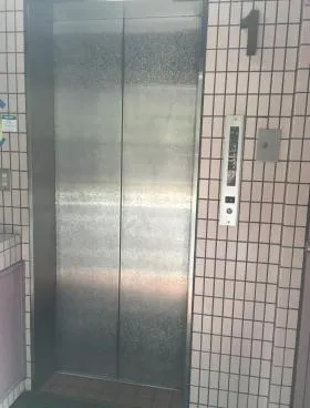 DSビルの外観