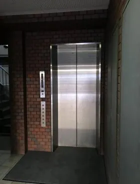 アオキビスポークビルの外観
