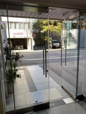 神三ビルの外観