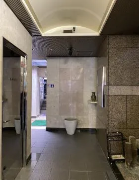 アイルズBMビルの外観