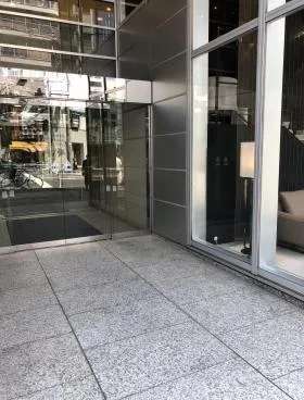 スリーエフ南青山ビルの外観