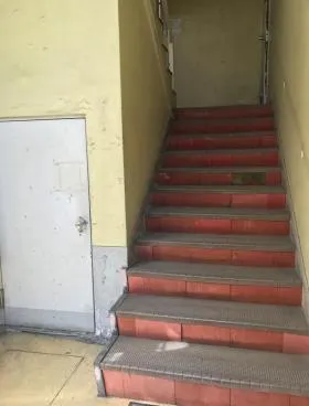 三信ビルの外観