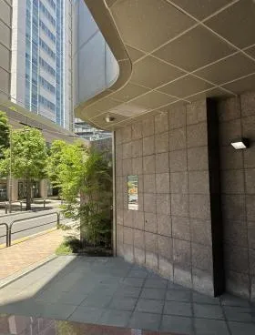 新都心ビルの外観