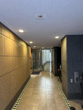 彩風館ビルの外観
