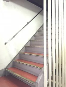 道伝ビルの外観