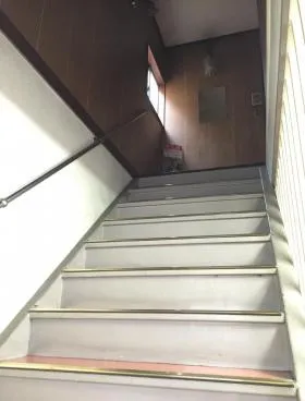 道伝ビルの外観