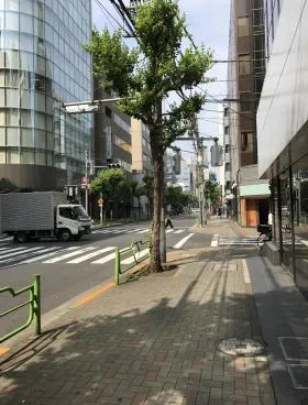 WACROSS NINGYOCHOビルの外観
