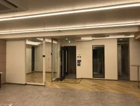 WACROSS NINGYOCHOビルの外観