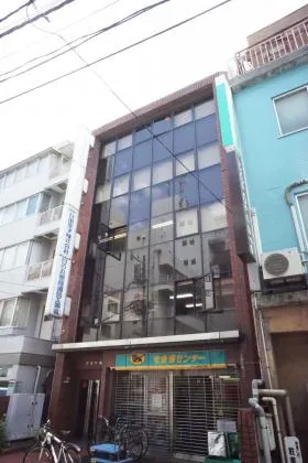 オクミヤ興産ビルの外観