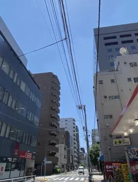 弘報ビルの外観