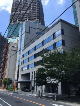 全特六本木ビル(WEST棟)の外観