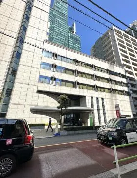 全特六本木ビル(WEST棟)の外観