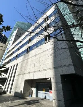全特六本木ビル(WEST棟)の外観