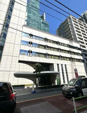 全特六本木(EAST棟)ビルの外観