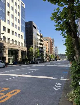 バンザイビルの外観
