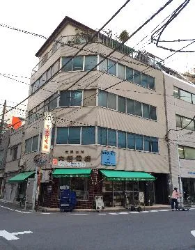 横山ビルの外観